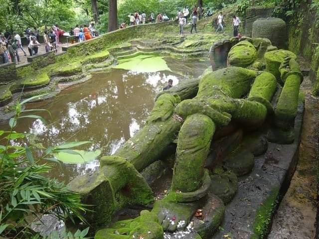 IndiaTales7's tweet photo. God Vishnu is sleeping in a very calm manner. This 1000 yrs old reclining Vishnu ji's sculpture is in deep forest of Bandhavgarh National Park Tiger Reserve, Madhya Pradesh.
Sad to see no one is taking care of it. We should clean it and bring it to original glory
@LostTemple7 https://t.co/lUiCfMascu