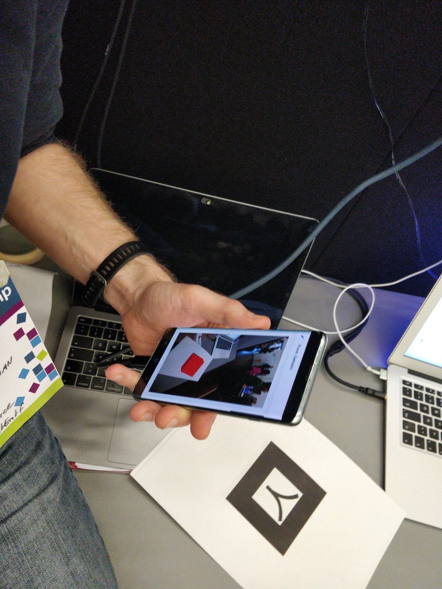 anjalorenz's tweet photo. Zum Pitch hatte es leider nicht geklappt, aber @otacke konnte die Live-Demo nachholen. #H5P #AR #OERcamp #hoouityourself https://t.co/56PmGesqAt