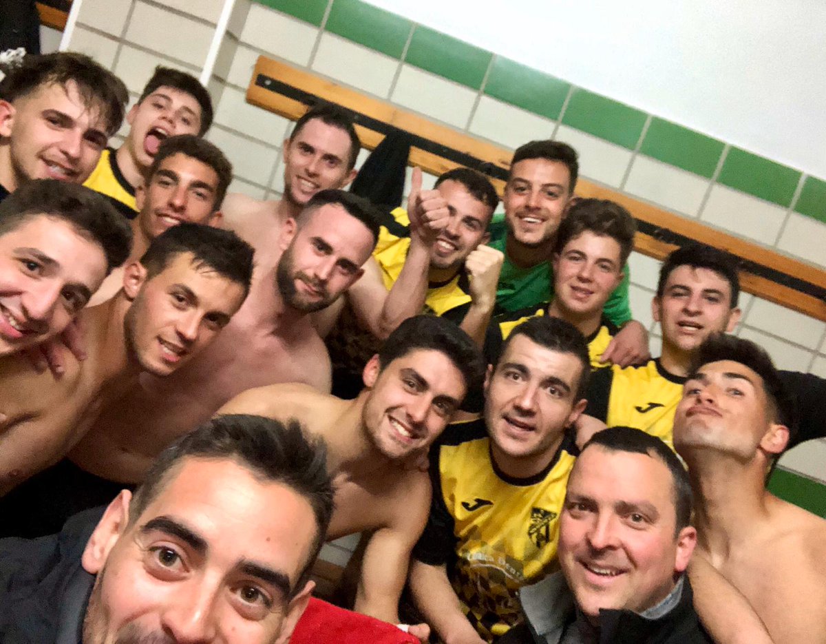 MontefrioCF's tweet photo. ¡Disfrutemos de este gran momento, familia!
💪🏻🍍 https://t.co/xk1trJLGBM