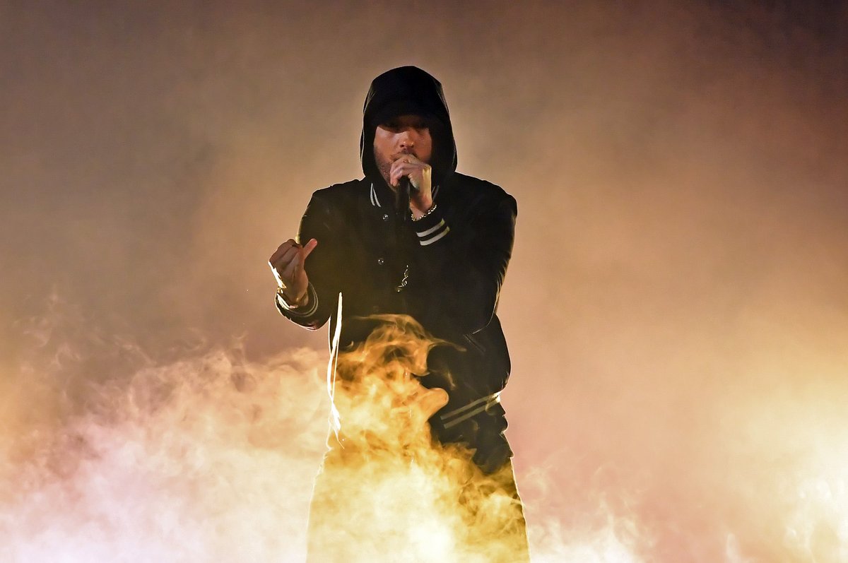 yer6store's tweet photo. ⬇️ BUGÜN HIP-HOP ⬇️

1999: @Eminem #TheSlimShadyLP çıkardı. https://t.co/VK3gsriNSG