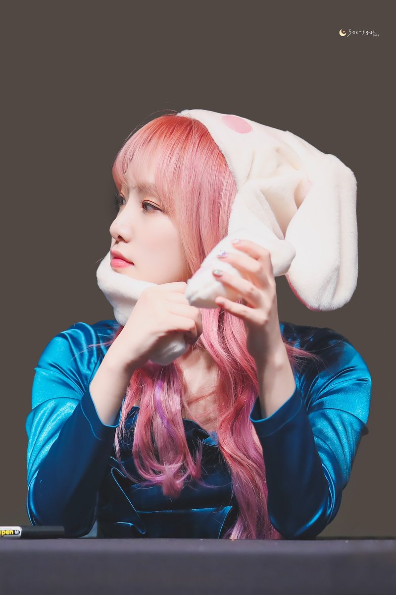 CocoaConutmilk's tweet photo. 200221 동자 팬싸인회

#아이즈원 #IZONE #최예나 #チェイェナ https://t.co/iaFojcmGfK