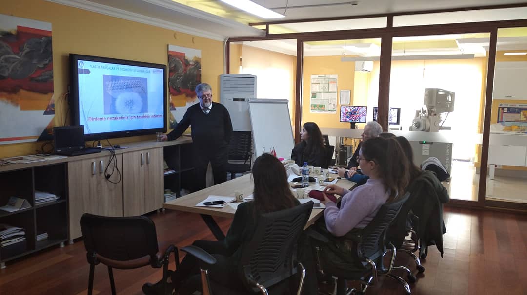 Dr.Öğr.Üyesi İdris KAYNAK eğitmenliğinde "Plastik Parçalar ve Otomotiv Uygulamaları" ve "Polimer Makro/Nanokompozitler ve İyileştirilmiş Özellikler" ücretsiz ve sertifikalı eğitimlerimiz gerçekleştirildi <a href="/areledu/">İstanbul Arel Üniversitesi</a> <a href="/istkaorgtr/">İSTKA</a> @idriskaynakkk #polimer #kompozit #makro #nanokompozit