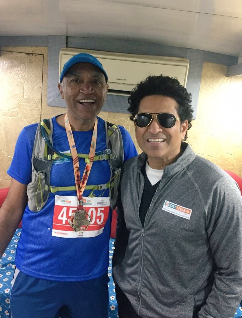 sachin_rt's tweet photo. Happy to see Satish Sharma, President of @apollotyres run the @NDelhiMarathon &amp; finish the full marathon within four hours. He’s also an eco-conscious runner. 

The participation of corporates in @IDBIFed marathons has been encouraging and hope this continues to grow. https://t.co/Bzm92tVvwb