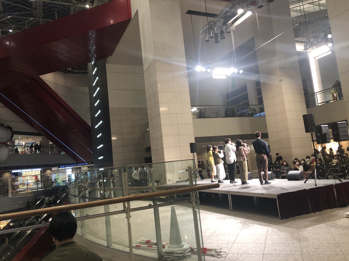 anperiod_MAM's tweet photo. こんばんは、anperiodです💐

本日開催された、 ユニストに出演させて頂きました✨

ひらけたステージで歌わせて頂き、とても楽しかったです☺️

足を止めて聴いてくださった方々、ありがとうございました。

 #ユニスト https://t.co/w1WYtSQCr1