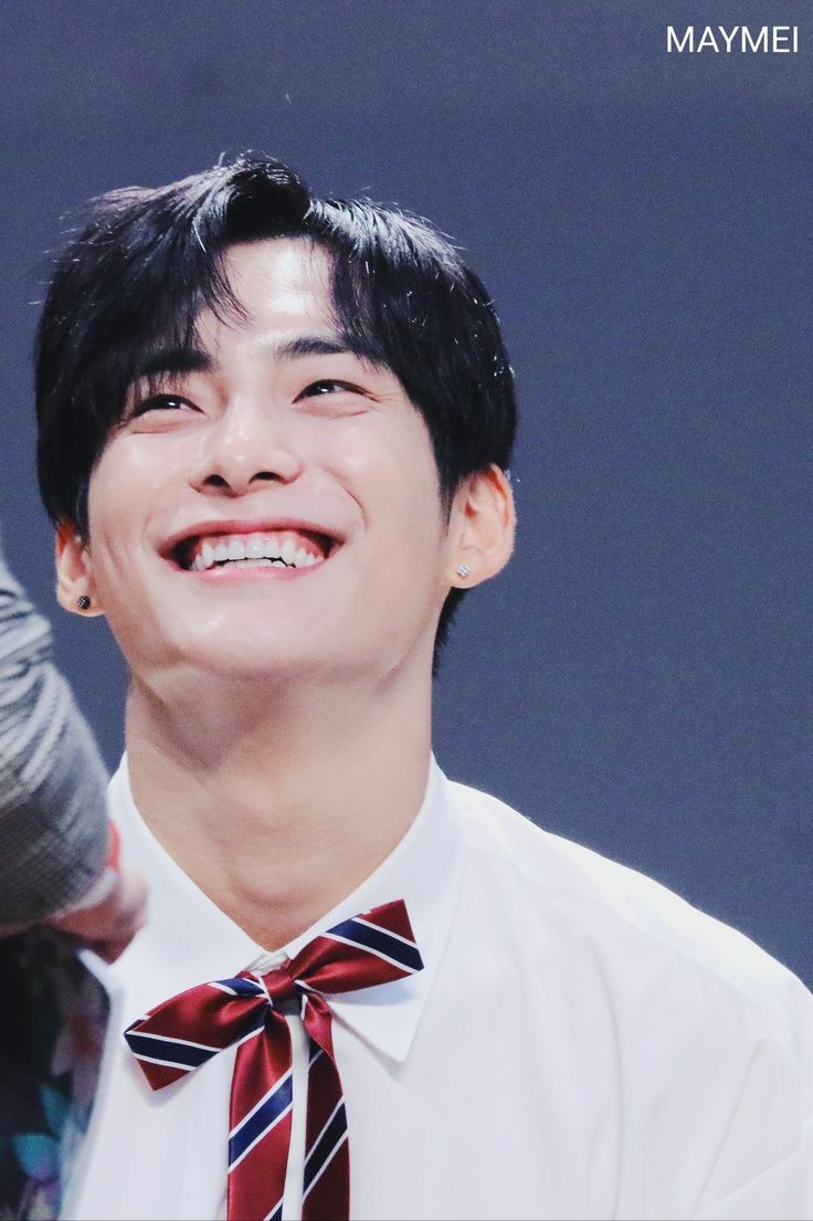 stay10vely's tweet photo. Being a leader is hard, but you take it in your stride and do it with a smile, a smile that could light up the darkest nights. You are the brightest star in the sky, the sun and the moon. Choice are proud of you, Park Junhee.
#CallinLeaderJun
#CallinToAce 
@official_ACE7 https://t.co/STpKEjykTc
