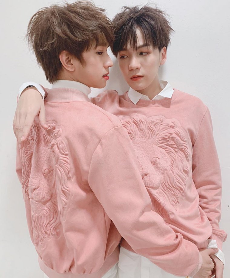 MunDorama_BL's tweet photo. Porque não #Shippar??? 🤭🤭 #Fluke #Earth 🥰💜 https://t.co/Y6NRUHsyUQ