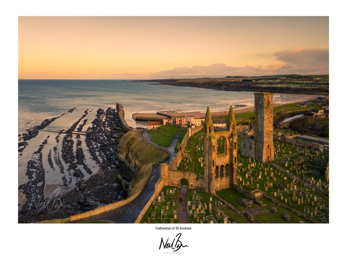 Was through in St Andrews to do a wee talk for the lovely folk at <a href="/StAndrewsPhoto/">St Andrews Photo</a>. Gave me some time to fit in a wee shoot around town.
neilbarr.co.uk
<a href="/RandA/">The R&A</a>