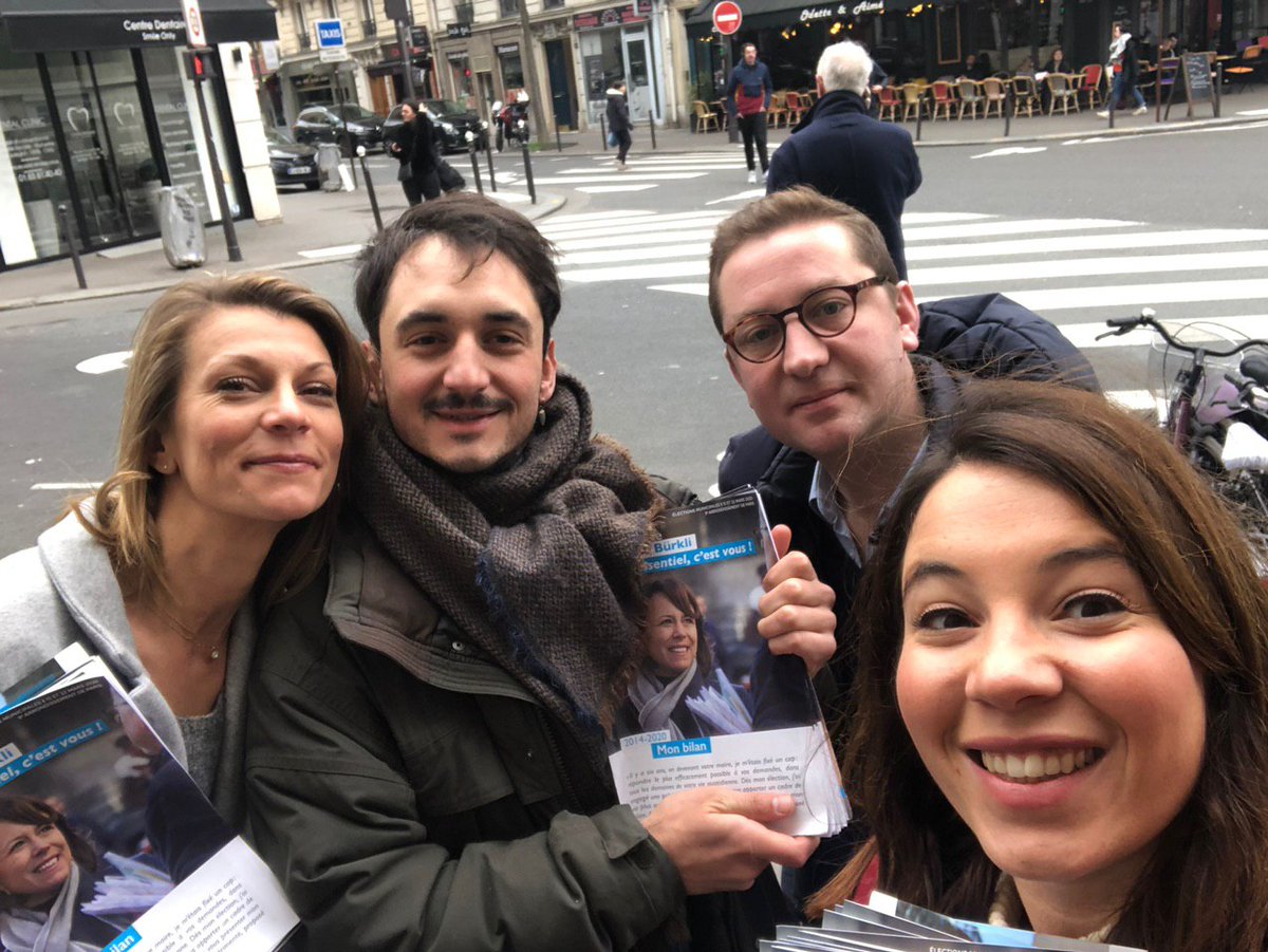 Paris9Ensemble's tweet photo. L'équipe du 9e était présente ce matin rue des Martyrs et rue Cadet pour présenter le bilan de @dburkli et pour soutenir @agnesbuzyn vers la Mairie de Paris 🗳️
#TousAvecAgnesBuzyn #AvecDelphine #Municipales2020 https://t.co/zq1ouQYUJb
