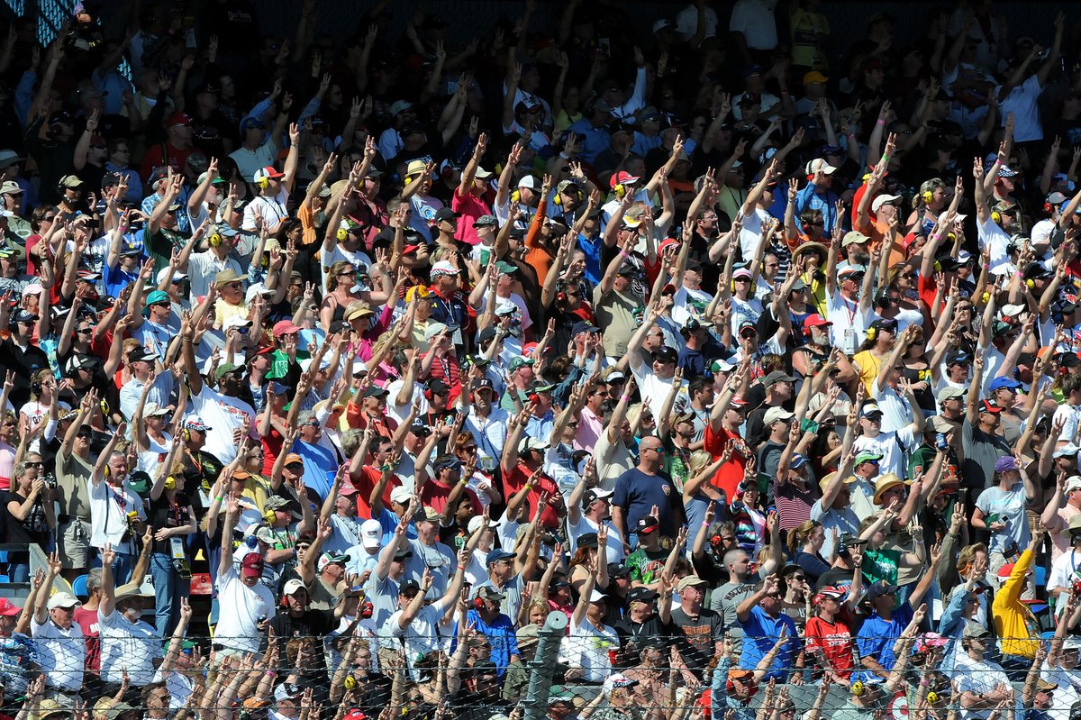 FanaticRace's tweet photo. @GarageGuyChase Everyone up there https://t.co/zwPI7ReWY8