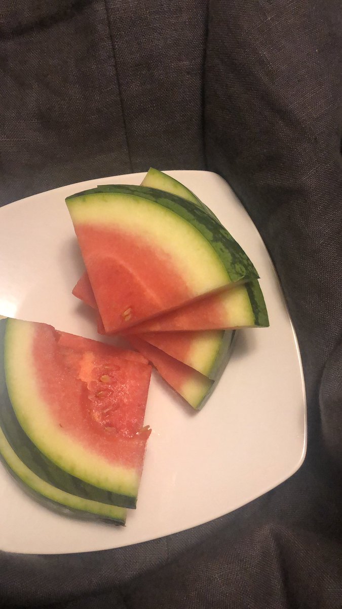 HoffmanCiera's tweet photo. Dean asked me what flavor Bubbly I wanted, I said watermelon.

And then he brought me this:

#NotComplainingTho https://t.co/HZcALRFGis