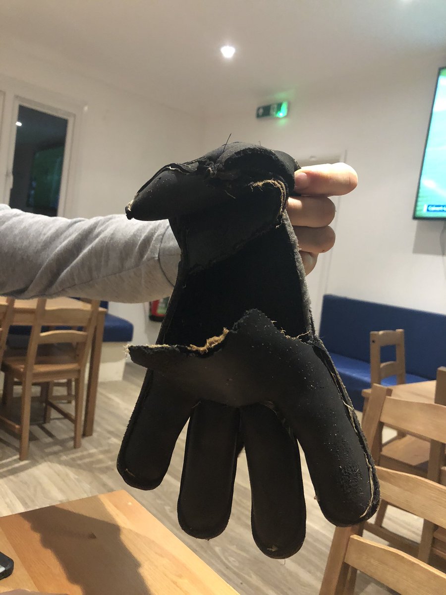 OkeArgyle's tweet photo. Part 1/2 A quick shoutout to @BamptonFc who decided to be very bitter in defeat yesterday by launching glasses and trying to fight our players and supporters after the game but also decided to leave our changing rooms in a mess and banging boots against the walls and doors.. https://t.co/t5vO90KoGd