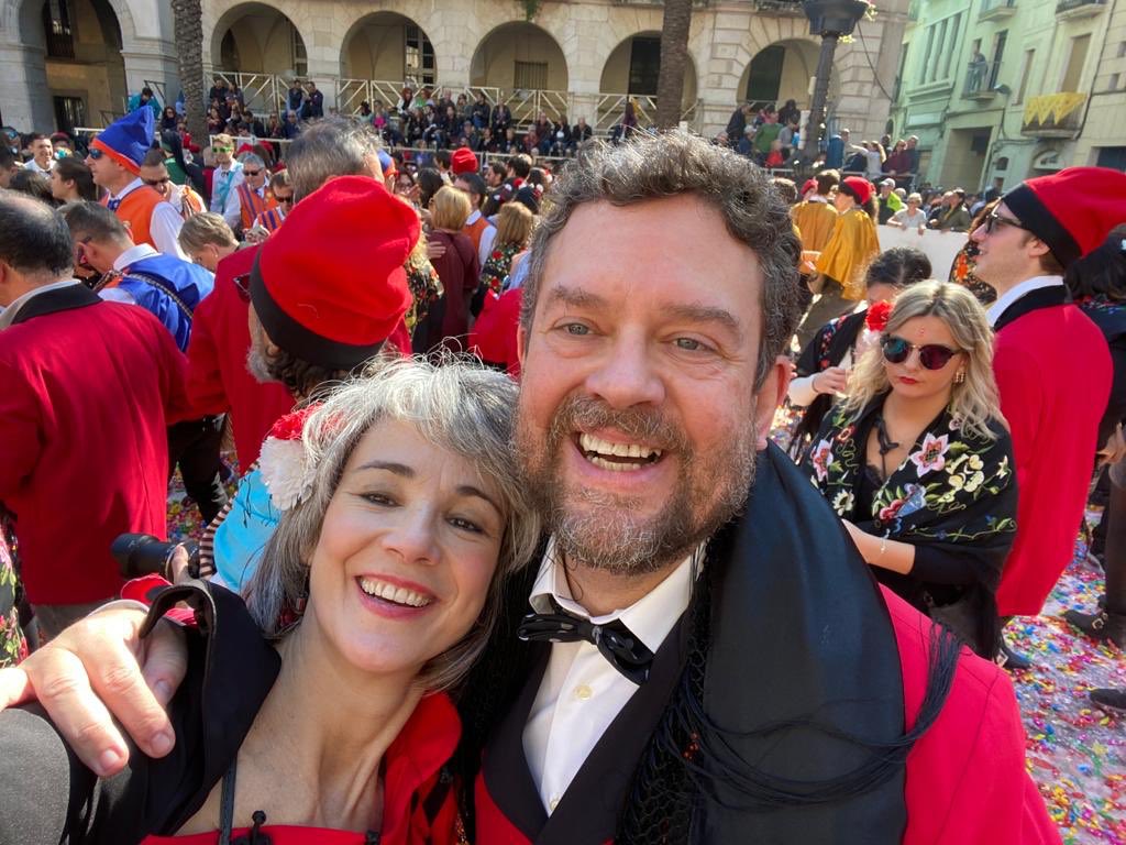 fmarcalvaro's tweet photo. Avui, com cada diumenge de Carnaval, hem sortit a les Comparses, amb el Foment Vilanoví. Fins que el cos aguanti! @mariusserra @CarmeFenoll @txatxigomez https://t.co/s8waTBWa32