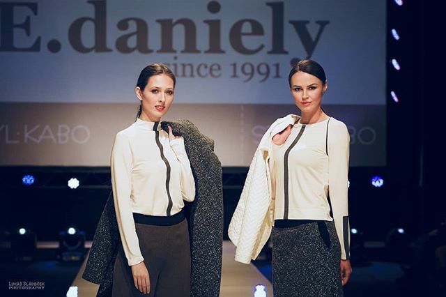 smokecze's tweet photo. Styl Kabo 2020
@e.daniely_official 
#stylkabo #stylkabo2020 #fashion #fashionshow #czechfashion #czechfashiondesigner #edaniely #bvv #bvvbrno #canonphotographer #darktableedit https://t.co/Rc641VFZxM https://t.co/EJ923hnFfu
