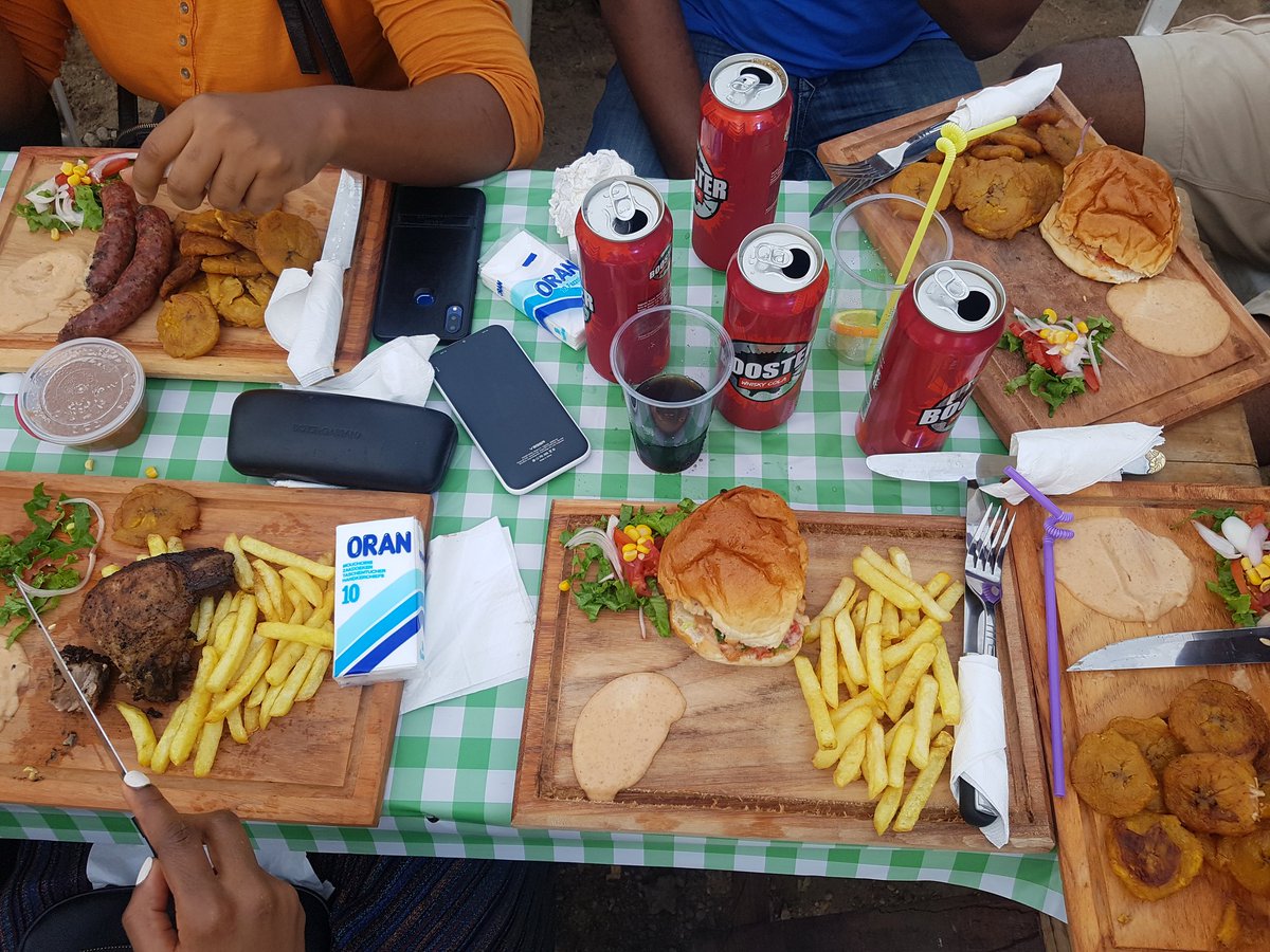 Ledawa's tweet photo. Tout se passe bien...
#streetCookingShow2 https://t.co/Ww7C8KzNhR
