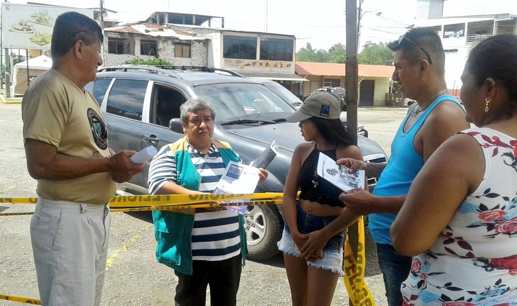 Salud_Loja's tweet photo. #Distrito07D06 | En Puerto Jelí, cantón Santa Rosa, los turistas conocen medidas preventivas sobre enfermedades respiratorias y vectoriales. #PrevenciónEsSalud https://t.co/jYpf4MDqhT