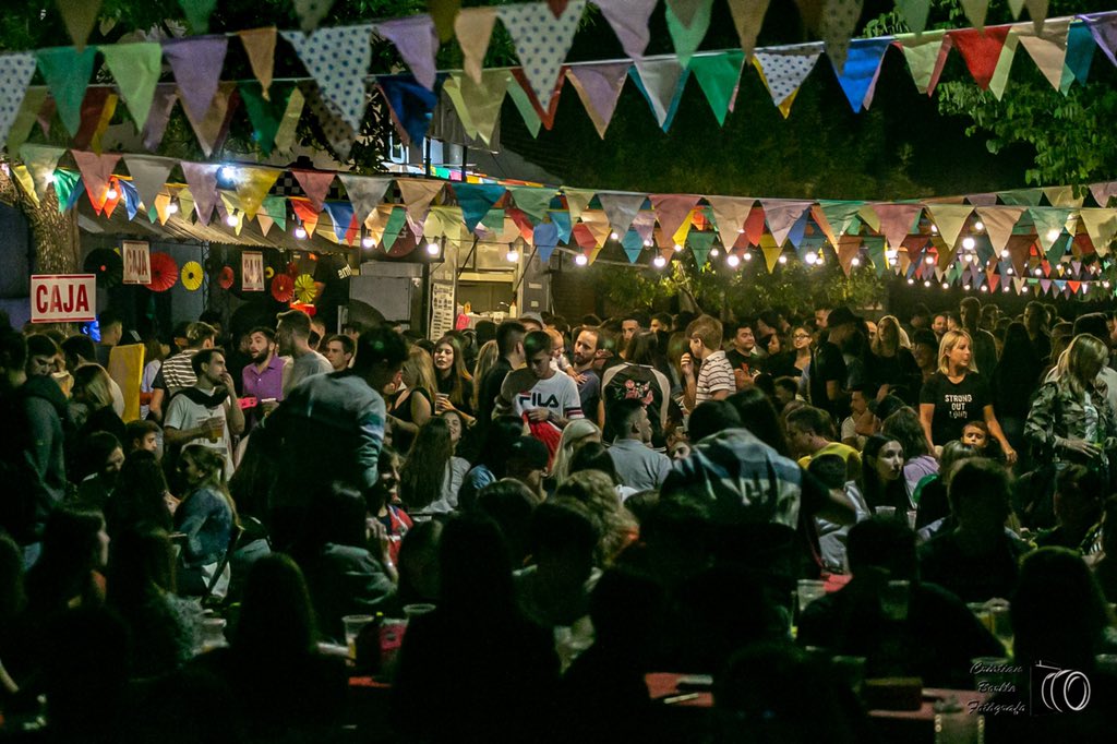 CervezaDimenna's tweet photo. Gracias por ser parte de el tercer aniversario de @CervezaDimenna 🍻
Por más birra y comida juntos! https://t.co/Zf9JiNzT1P