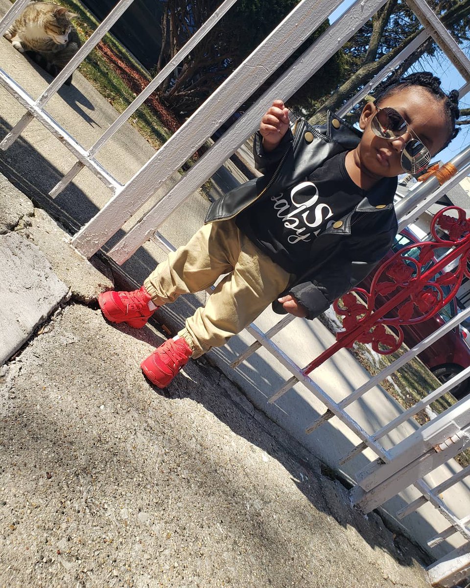 Pearlbougie's tweet photo. Behind every Boss Baby there's A Boss Lady.
Shop @jenorababies and use code: KIAYE for 50%off....
Shirts: @jenorababies
Shades: Purpose Being Eyewear
#brandambassador #KiayeMommy #Bossbaby #BossLady #purposebeing #purposebeingkids #jenorababies https://t.co/F8uICypA15