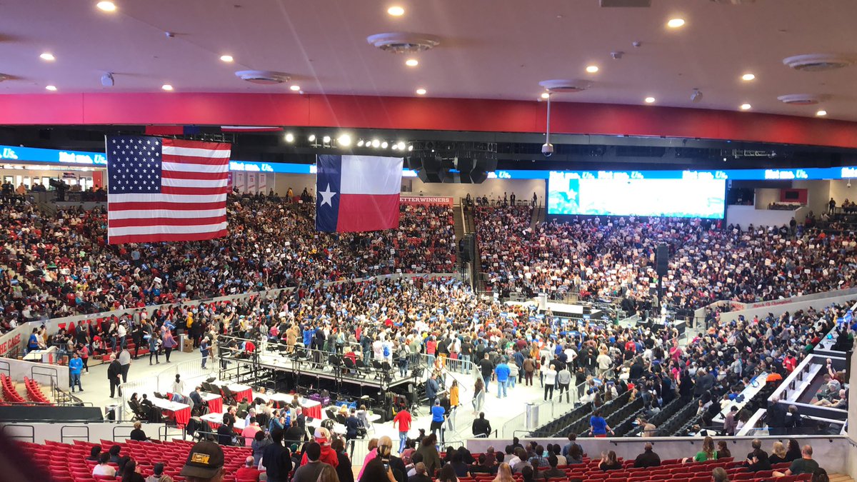 ZshanMirza's tweet photo. #BernieInHouston https://t.co/HWPQfZAjyh