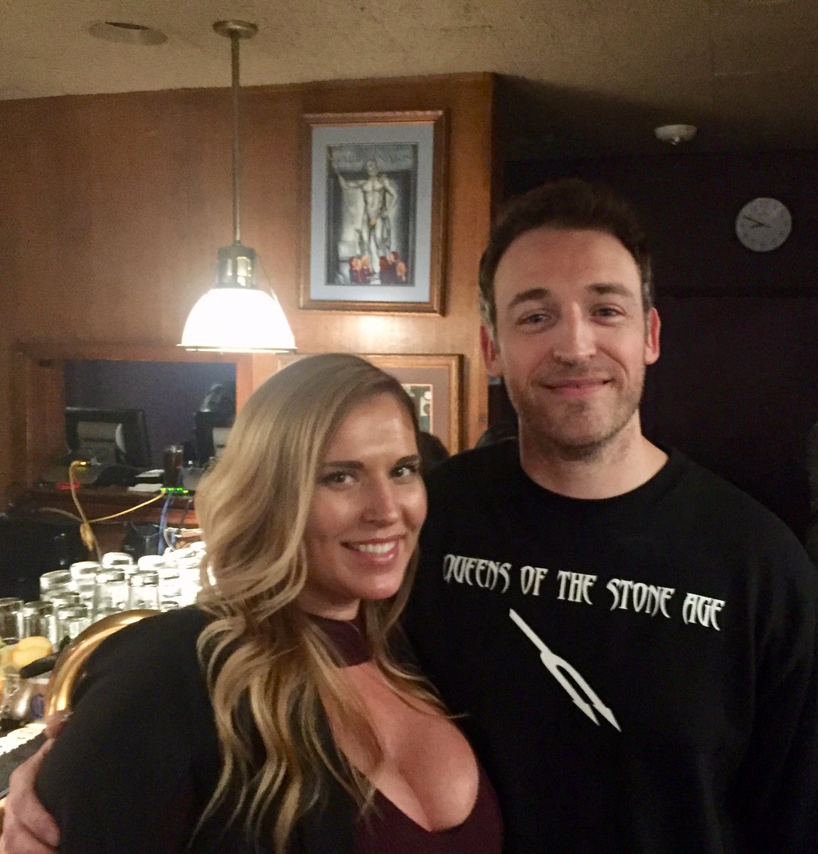1BeautyMichelle's tweet photo. @DanSoder amazing set last night...I mean besides my tits...heyoooo lol https://t.co/pEXSbjyZ3f