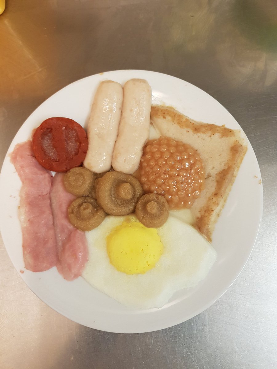 LeightonShort's tweet photo. My pureed breakfast was a big hit today . six very happy people https://t.co/HlZrmkxX3o