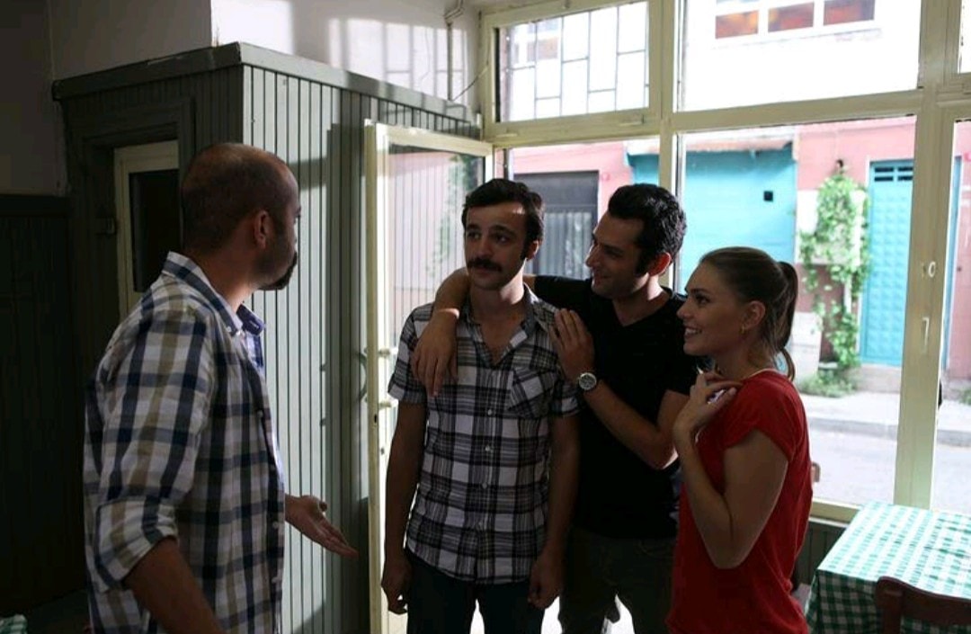 Mutluluk bazen çok ucuzdur kimine dünyalar yetmezken.