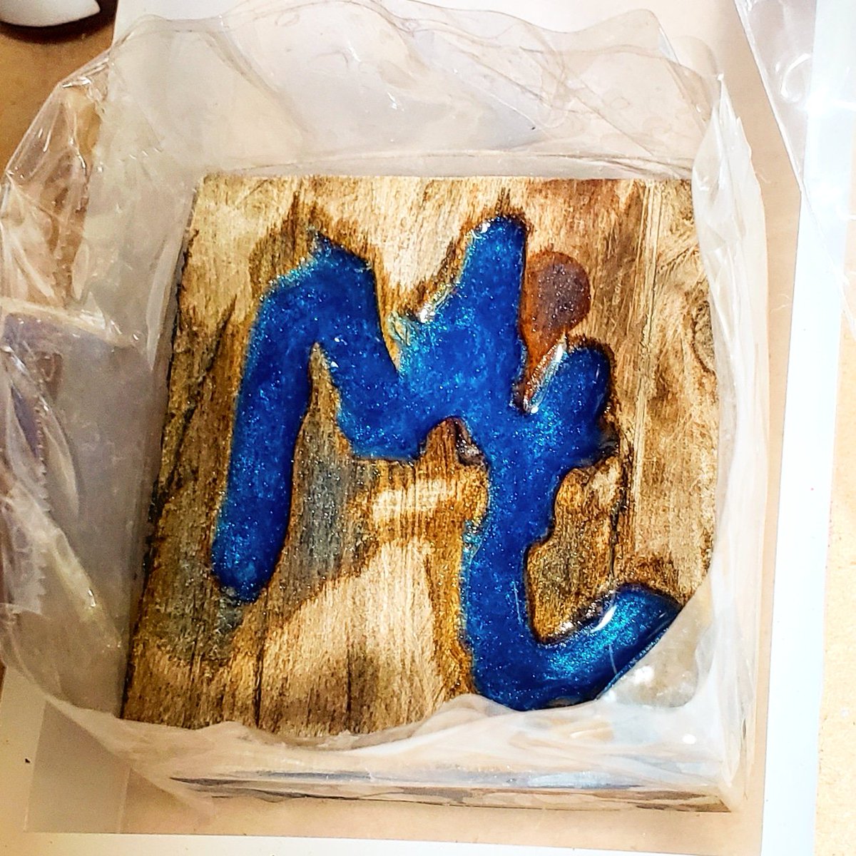 CustoMcCullough's tweet photo. Found this beautiful Deep Blue Pearl Mica Powder and it was perfect for my necklace!

#resin #resinjewelry #resinjewellery #resinartwork #resinart #resinwood #woodresin #wood #epoxy #epoxyresin #jewelry #etsyjewelry #etsy #etsyshop #etsyseller #counterculturediy #diy https://t.co/t0jyxAUZfT