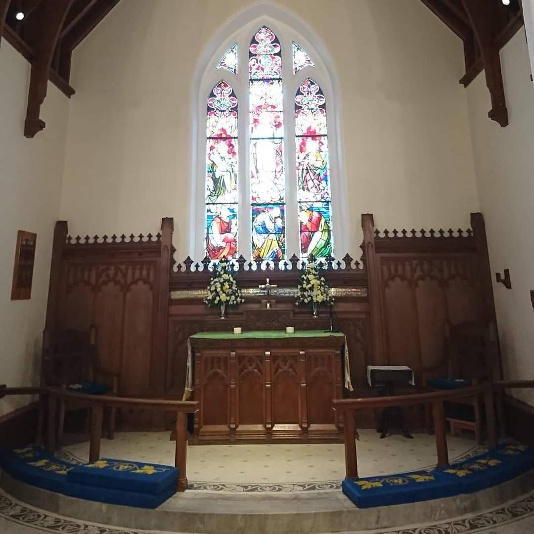 Maeshine6's tweet photo. Had a wonderful time sound checking for our upcoming performance in Groomsport Parish Church - such a beautiful space, we can't wait to share our music with you here on Friday 13th March (with supper generously served after the gig too!). Thank you Mae and William your help💙💜 https://t.co/L76vsxTwnY
