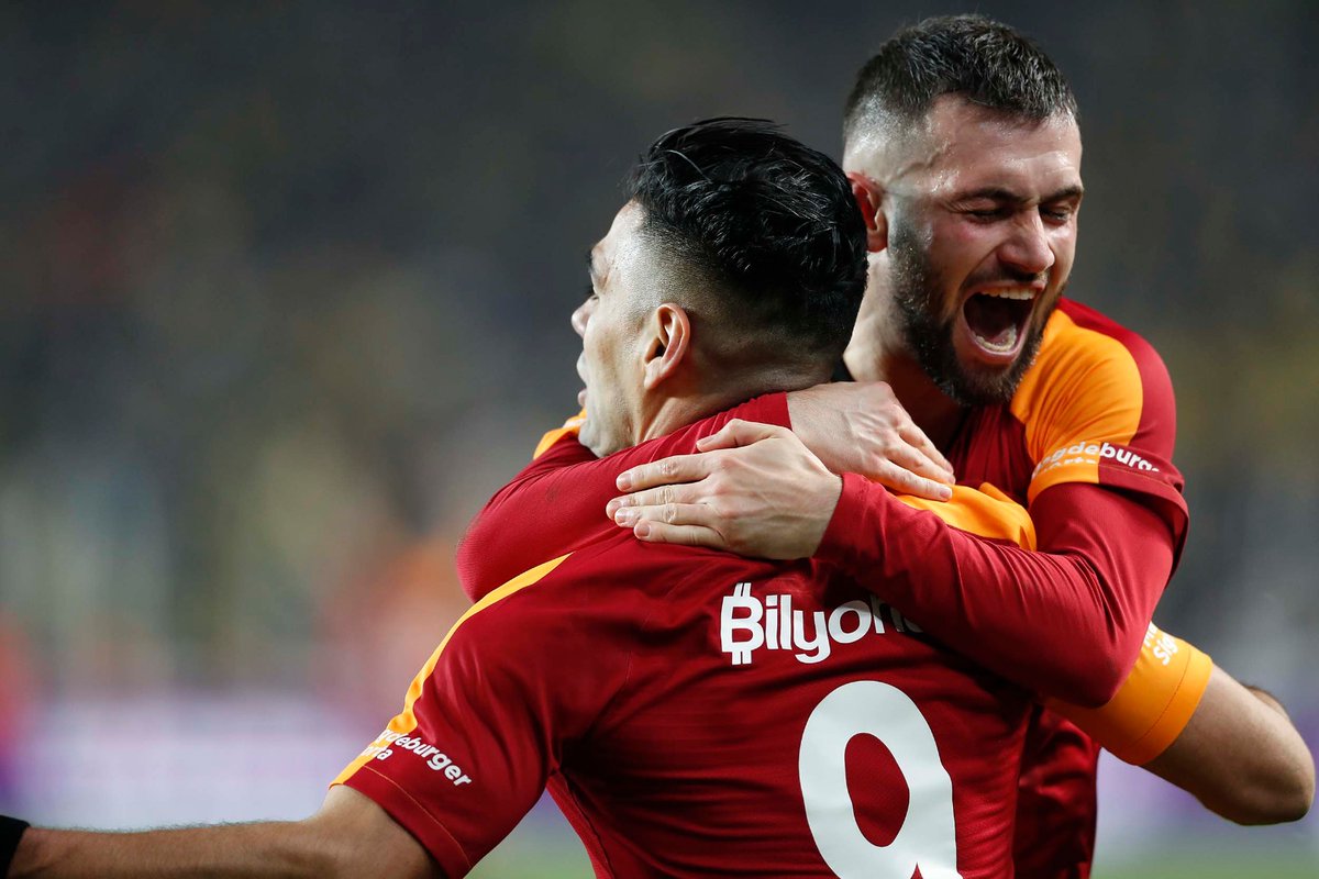 📸 Kadıköy'de o an!

9⃣ Radamel <a href="/FALCAO/">Radamel Falcao</a> 🐅