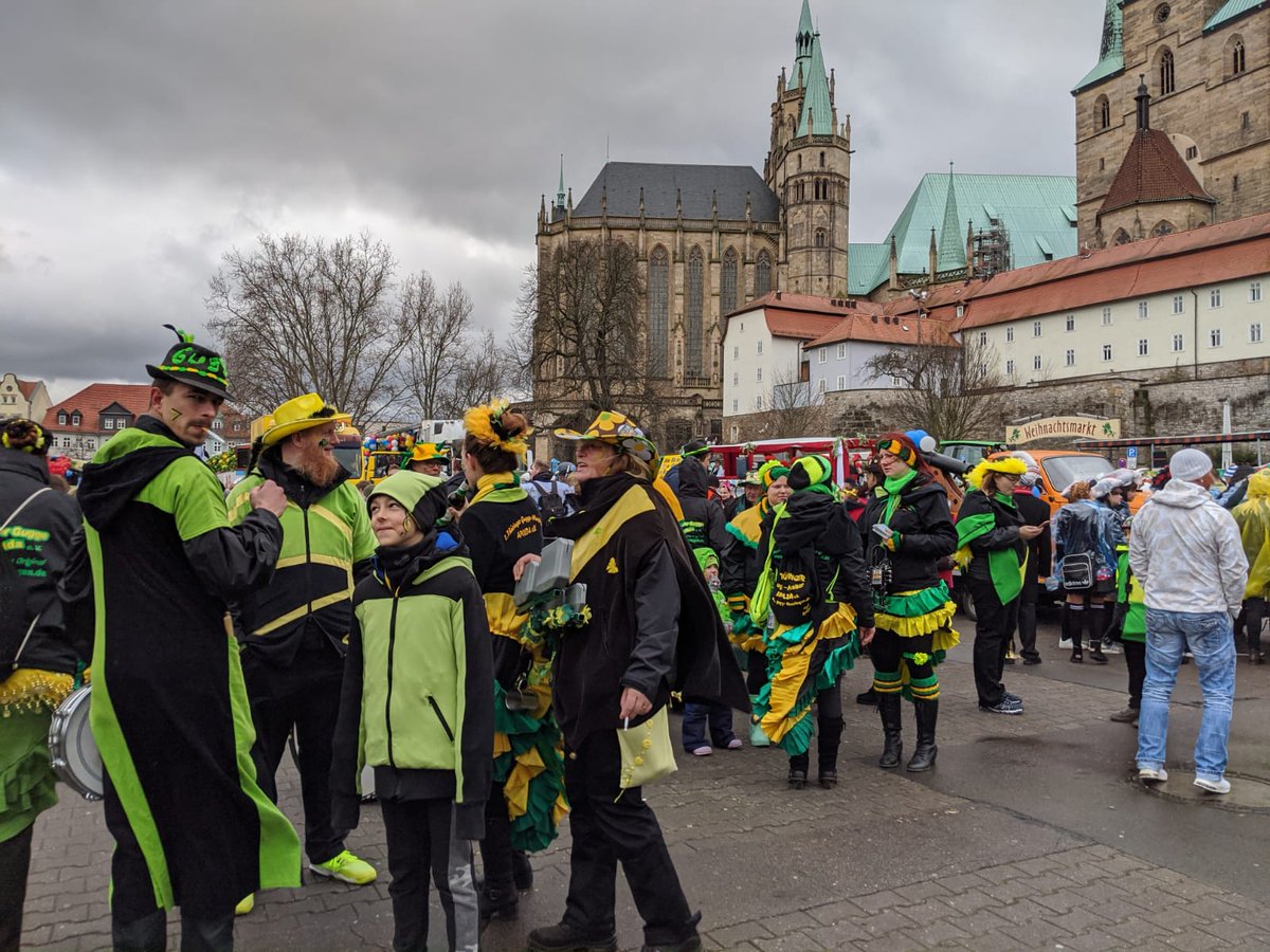 1ThGuggen's tweet photo. Leider hat das Wetter zum Faschingsumzug in Erfurt nicht mitgespielt. Aber wir haben trotzdem das Beste daraus gemacht. #Erfurt #Faschingsumzug #Karneval https://t.co/hWd8XretyR