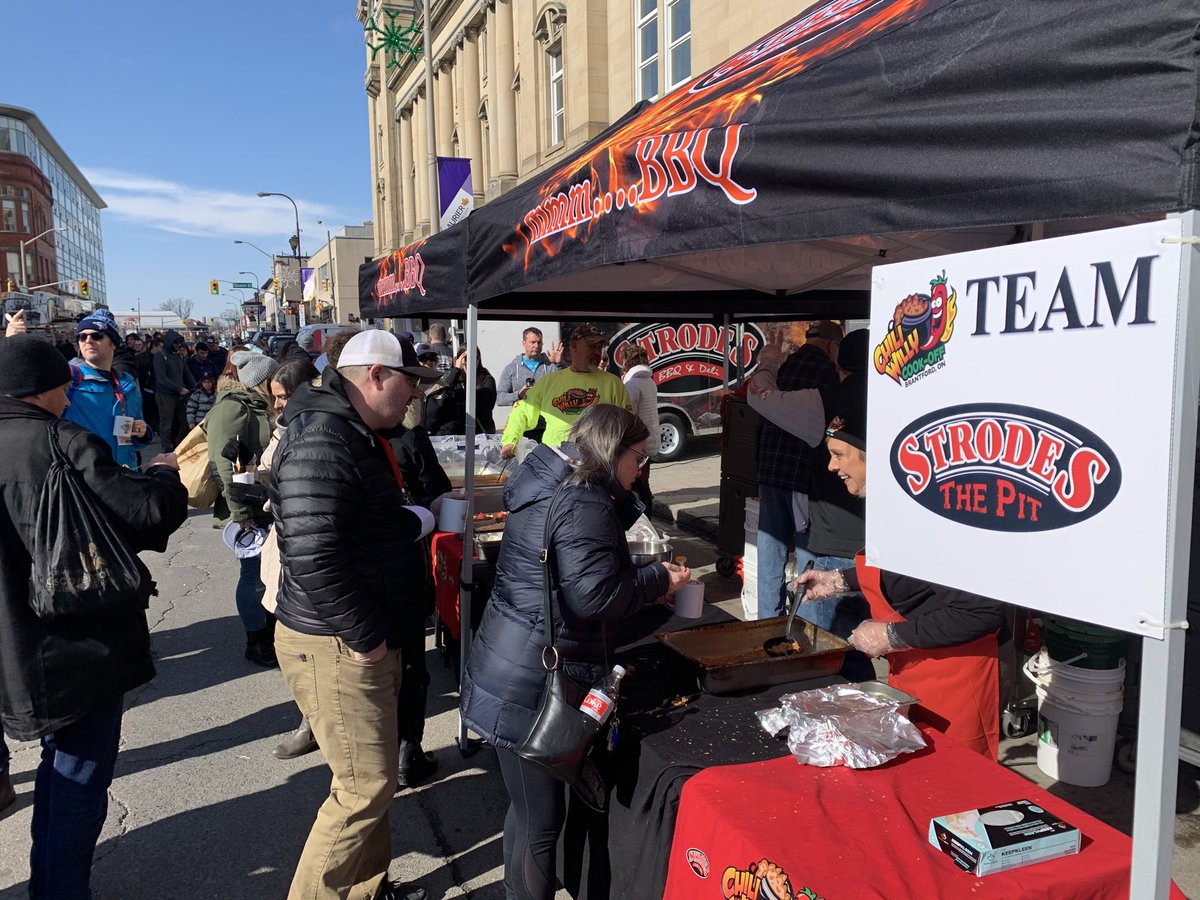 bhutch_53's tweet image. Great weather, fantastic food, upbeat music, good crowd ⁦@CityofBrantford⁩ Chillywillyfest #funtimes