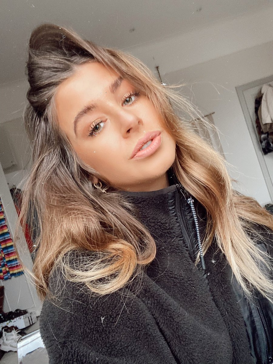 helloomonica's tweet photo. my mum’s gunna be so proud I own a fleece x https://t.co/Drr1U6IDGf