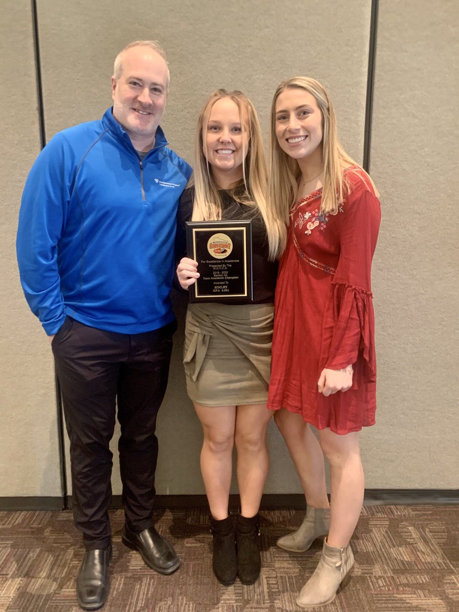 simgirlspuck's tweet photo. Your Spartans are section 4A academic champs with a team average GPA of 3.9‼️  Ladies your community is so proud of ALL of you!!!💙❤️  #SpartanPride  @isd199 @simleyathletics https://t.co/n9YT8ZIDfk