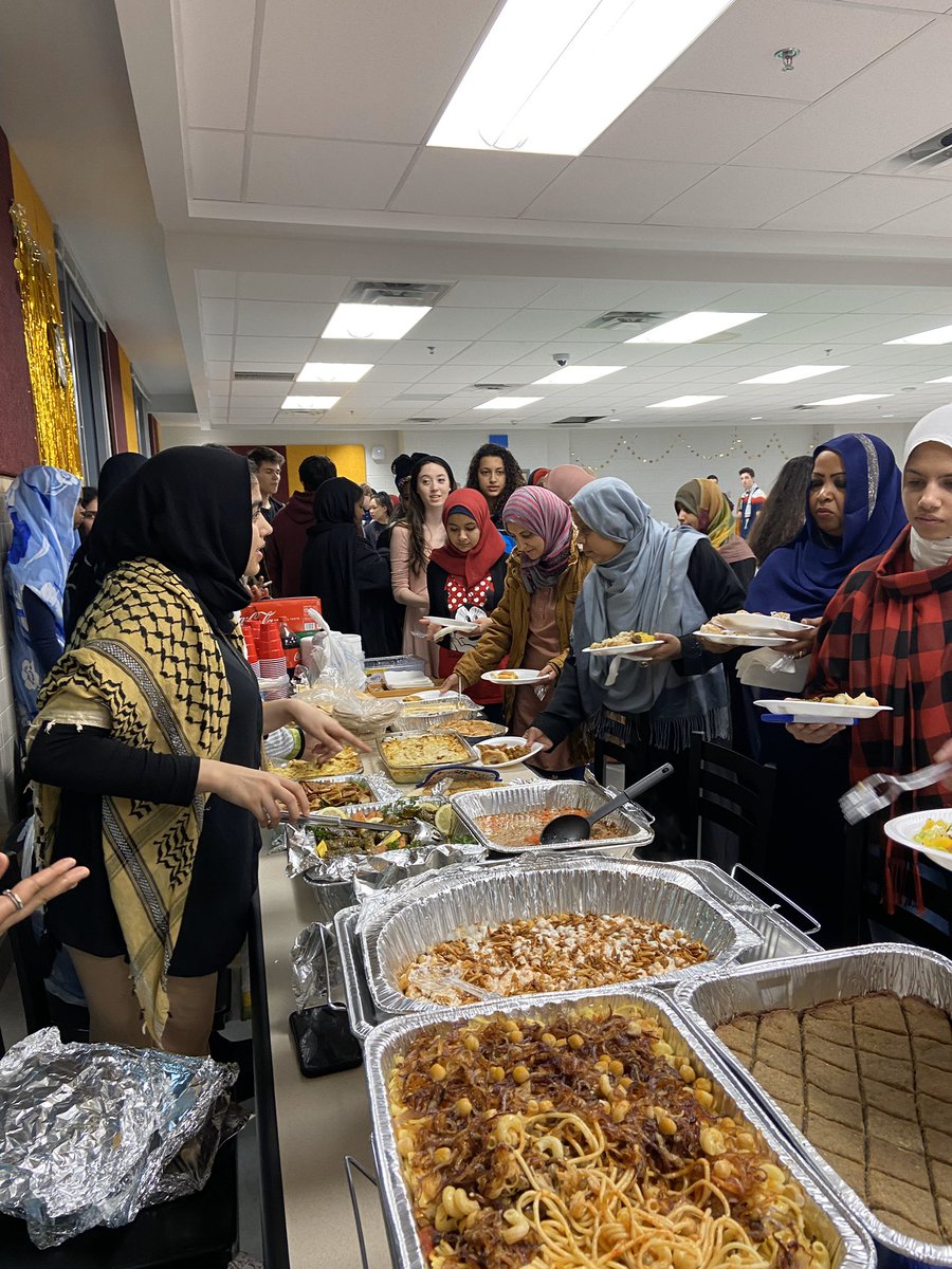 OaktonMSA's tweet photo. A big thank you to all those who came out to support our MSA at Arabian Nights on Friday!! #mistherewecome https://t.co/JPDtQdayMd