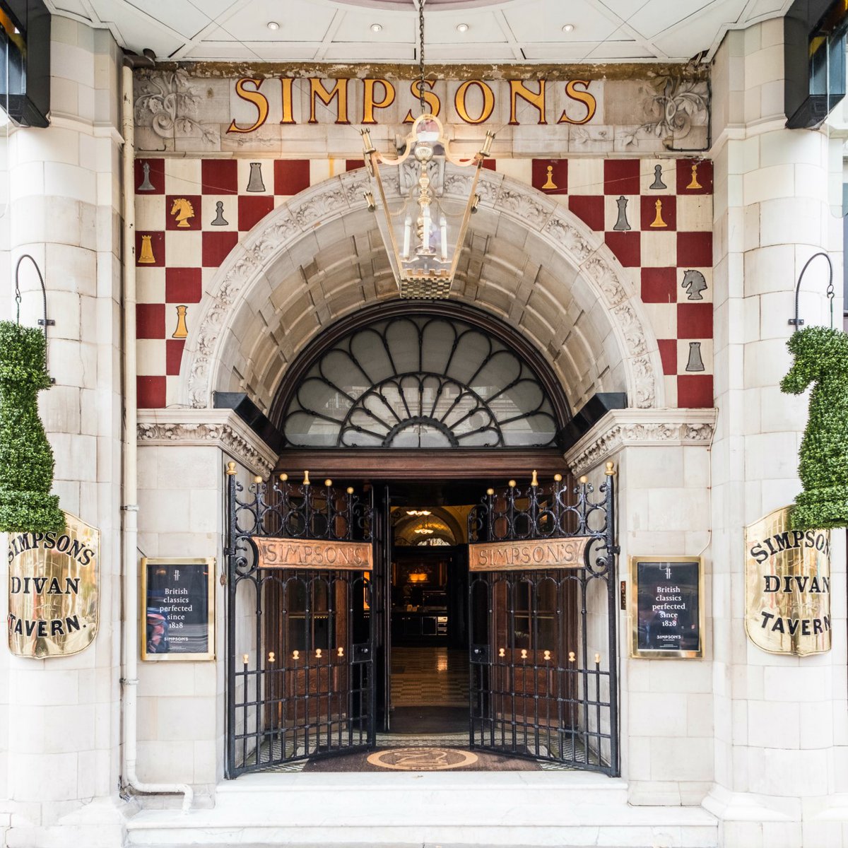 Generations of diners have walked through our doors to be met with a warm smile and a feast of the finest flavours from our Bill of Fare. We'd love to hear about your latest visit to Simpson's. #SimpsonsintheStrand #LondonHistory ow.ly/oUZ750yjiHT