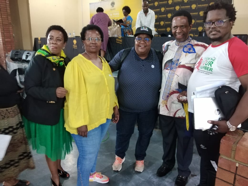 ShoMeYourNumber's tweet photo. The @CsfSanac leadership with the Chairperson of Portfolio committee on health #NHISoweto. #SouthAfrica yet again will be a shining example of a democracy at work โ๐พ #NHINow โ๐พ our #UniversalHealthCoverage to ensure equality & dignity for all โ๐พ#CSFNHI #SA4HumanRights https://t.co/s9fEdxKnjA