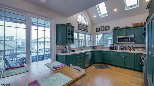 Jess_RealEstate's tweet photo. OPEN HOUSE 
Beautiful beach block, parkway home custom designed by original owners to take advantage of unobstructed spectacular ocean views.
#realestate #njrealestate #njrealtor #njrealestateagent #njrealtors  #newjerseyrealtors #margatenj #margatebeach #margate #ssir #sothebys https://t.co/IwZZQ6KfCu