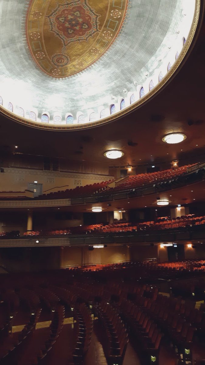 TheKrattBros's tweet photo. What an amazing venue for this afternoon’s Wild Kratts Live 2.0 show Richmond! We’ll be seeing you all soon! @AltriaTheaterVA #wildkrattslive https://t.co/yk4ZlC2R5S