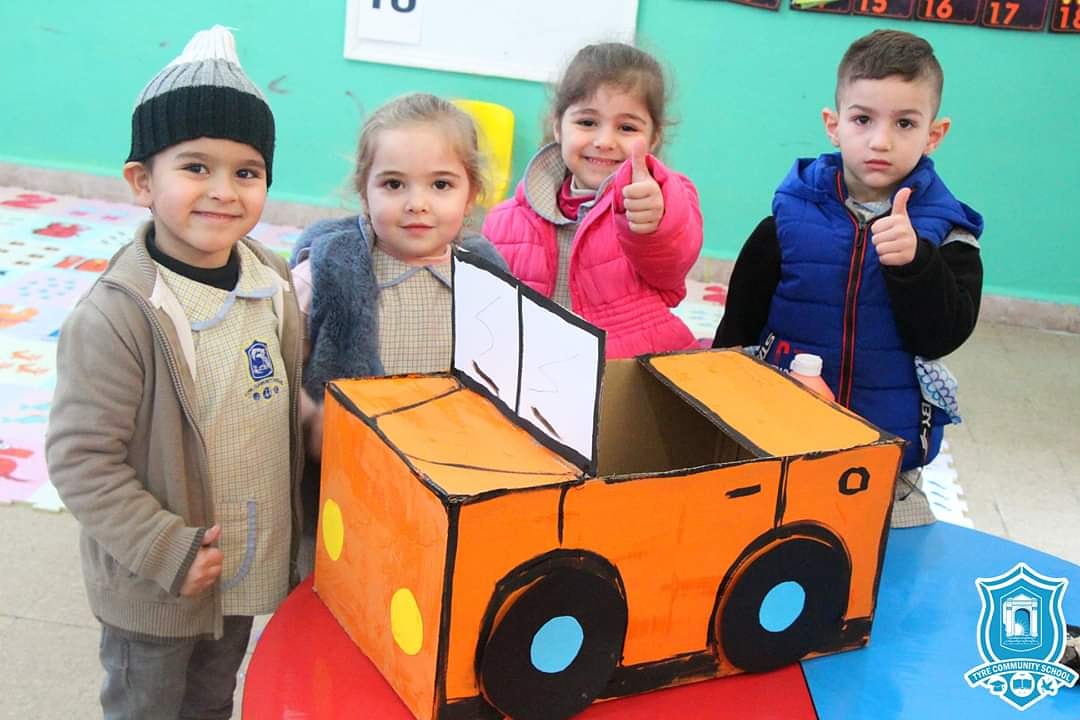 TyreSchool's tweet photo. قام تلامذة الروضة الثانية بنشاط عملي مميز حيث تعاونوا على تصميم وتصنيع بعض وسائل النقل من بقايا ومخلفات علب الكرتون ....#tcseverythink
#TCS #edulebanon https://t.co/Ti7rXxMxIS