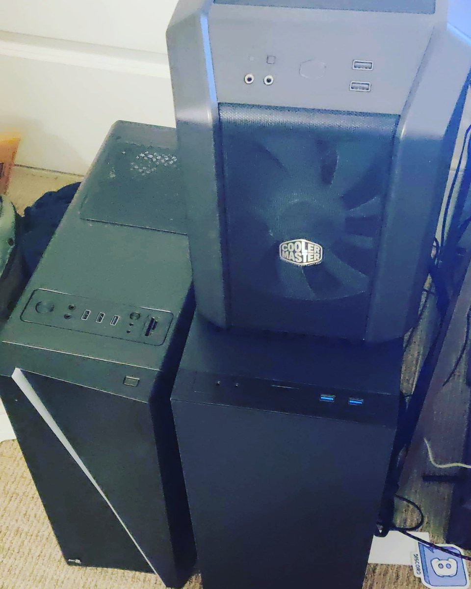 MPian89's tweet photo. If y'all didn't know I love picking up tech and building PC's and all that jazz. If anyone out there in twitter land needs advice or anything with tech hit me up. Here are my recent pickups and prejects. #pcmasterrace #buildapc #usedpcparts #twitchaffiliate #streamer https://t.co/PoJrQOCc2K