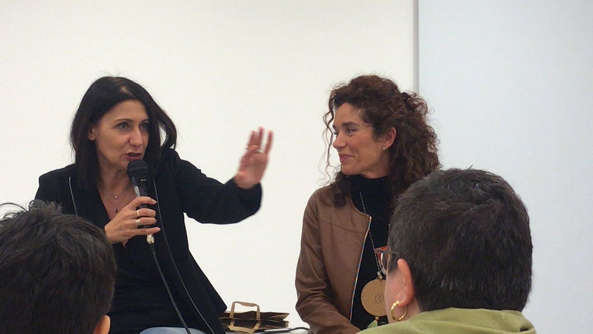 MuSel_MuCast's tweet photo. Ieri dopo la visita guidata di @cooparcheologia #enjoygenova abbiamo ospitato e ci siamo divertiti ascoltando @bafiorio presentata da #valeriacorciolani #barbarafiorio @MorelliniEditor #ceraunasvolta https://t.co/j5uPsDJUfi