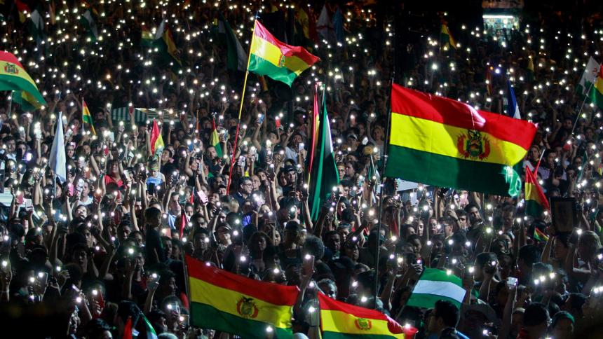 wie_news's tweet photo. @GulcinSimsek_ Son bölümde Bolivya'daki protestoların nedenini inceleyen @GulcinSimsek_ son olarak Latin Amerika'daki protesto dalgasının nedenlerini sıralıyor: https://t.co/9H3o7RsKuK https://t.co/GMmHuQEmiq