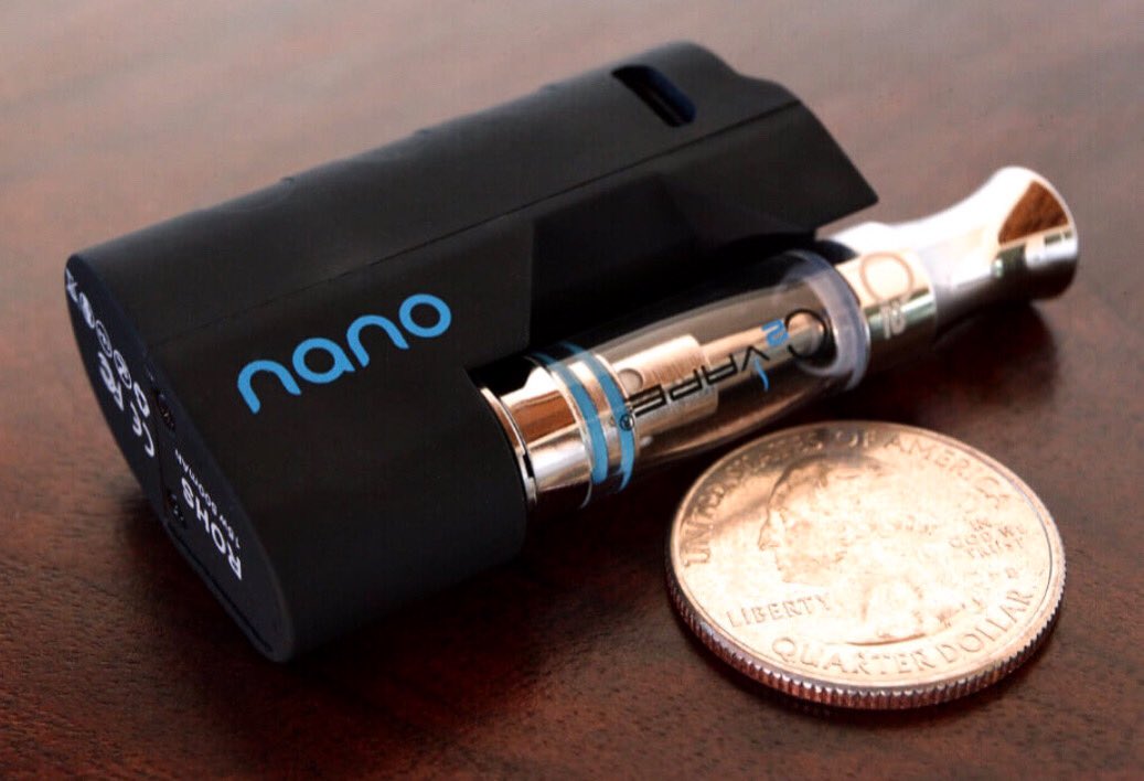 O2vape's tweet photo. The #O2Nano features:
Large 650 mah capacity.
Variable Voltage for wide cartridge usage.
510 Thread for ultimate compatibility.
Lifetime Warranty. 
Auto off feature.
The smallest footprint of any comparable battery on the market.

https://t.co/mbFhSS1obE https://t.co/T0gqqs5ArY