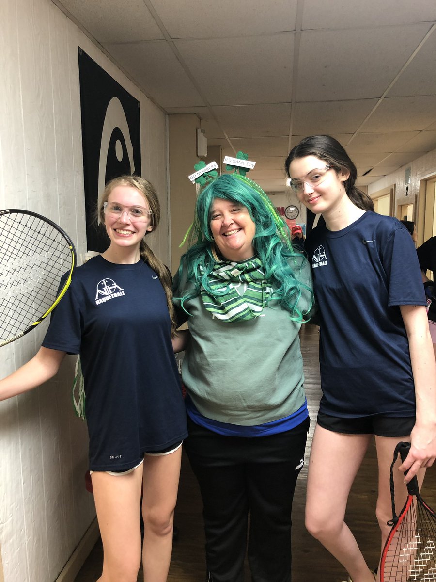 nerinxRQBALL's tweet photo. JV2 and Varsity take on racquetball state! 🤩 https://t.co/7p0XgLldy0