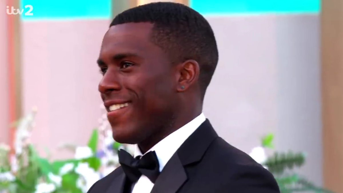 SpeakingFacts17's tweet photo. Lets just appreciate how good they all look in a suit because will never get this moment again 😍🤤

#LoveIsland https://t.co/Oy0Vxs0OAn