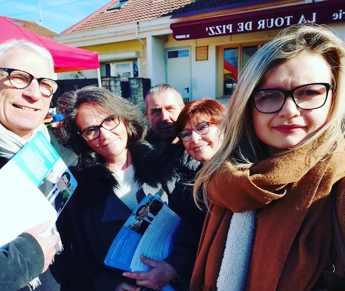 auraneReihanian's tweet photo. ☀️ Une équipe sur le terrain et à votre écoute pour donner un nouveau souffle à Bourg-en-Bresse ! #UnNouveauSouffle https://t.co/2EWiMFT2cl