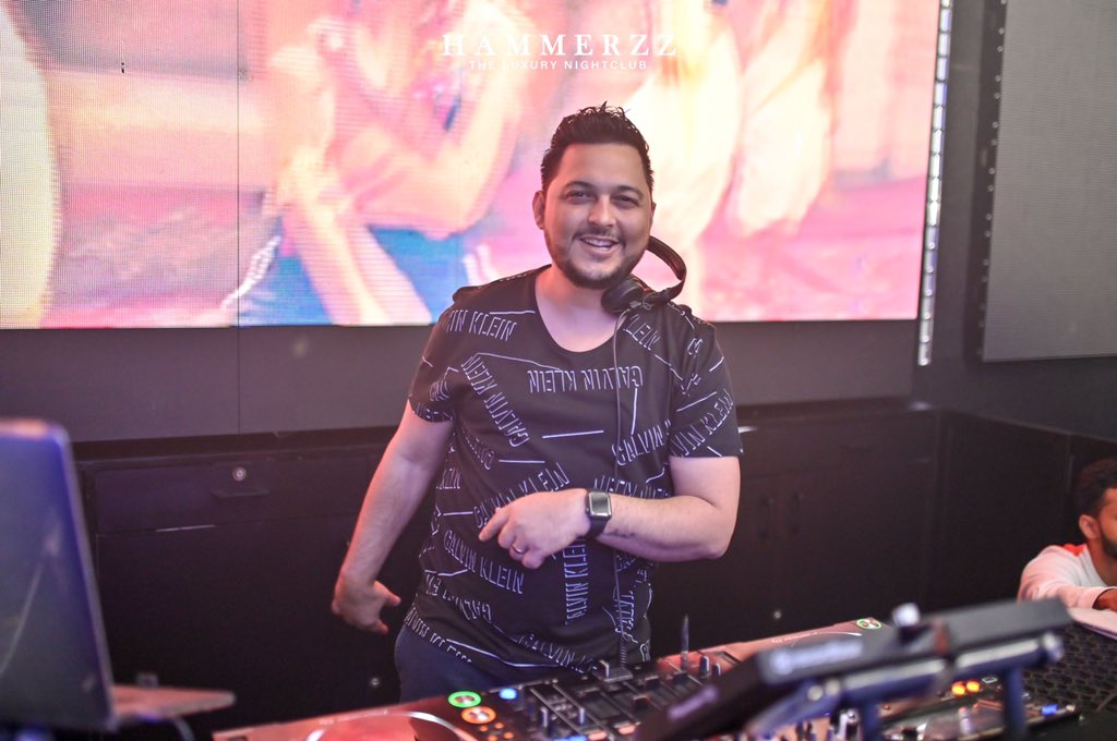 HammerzzClubGoa's tweet photo. @RyanNogar live at Hammerzz Nightclub.
Thank you Goa for the SOLD OUT CARNIVAL AFTERDARK
📸 - @Juno_Works
#HammerzzNightclub #GetHammered #CarnivalAfterdark #CarnivalGoa #goanightlife #music #Greff #GoaCarnival #goaparty #goafestival #festivalofgoa #Carnival #dsoundgoa https://t.co/VyQuQPI6M9