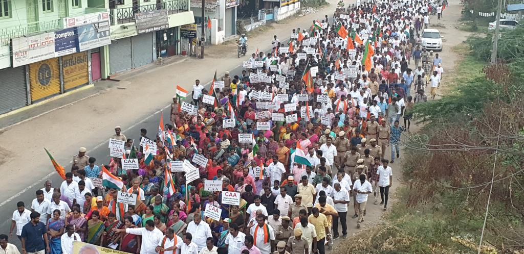 VanathiBJP's tweet photo. Led #IndiasupportsCAA rally today evening at palladam -Tirupur Dt .

CAA ஆதரவு பேரணியில்...பல்லடம்
 
@narendramodi @AmitShah @JPNadda @blsanthosh @BJP4TamilNadu https://t.co/gbGnsEKb1E