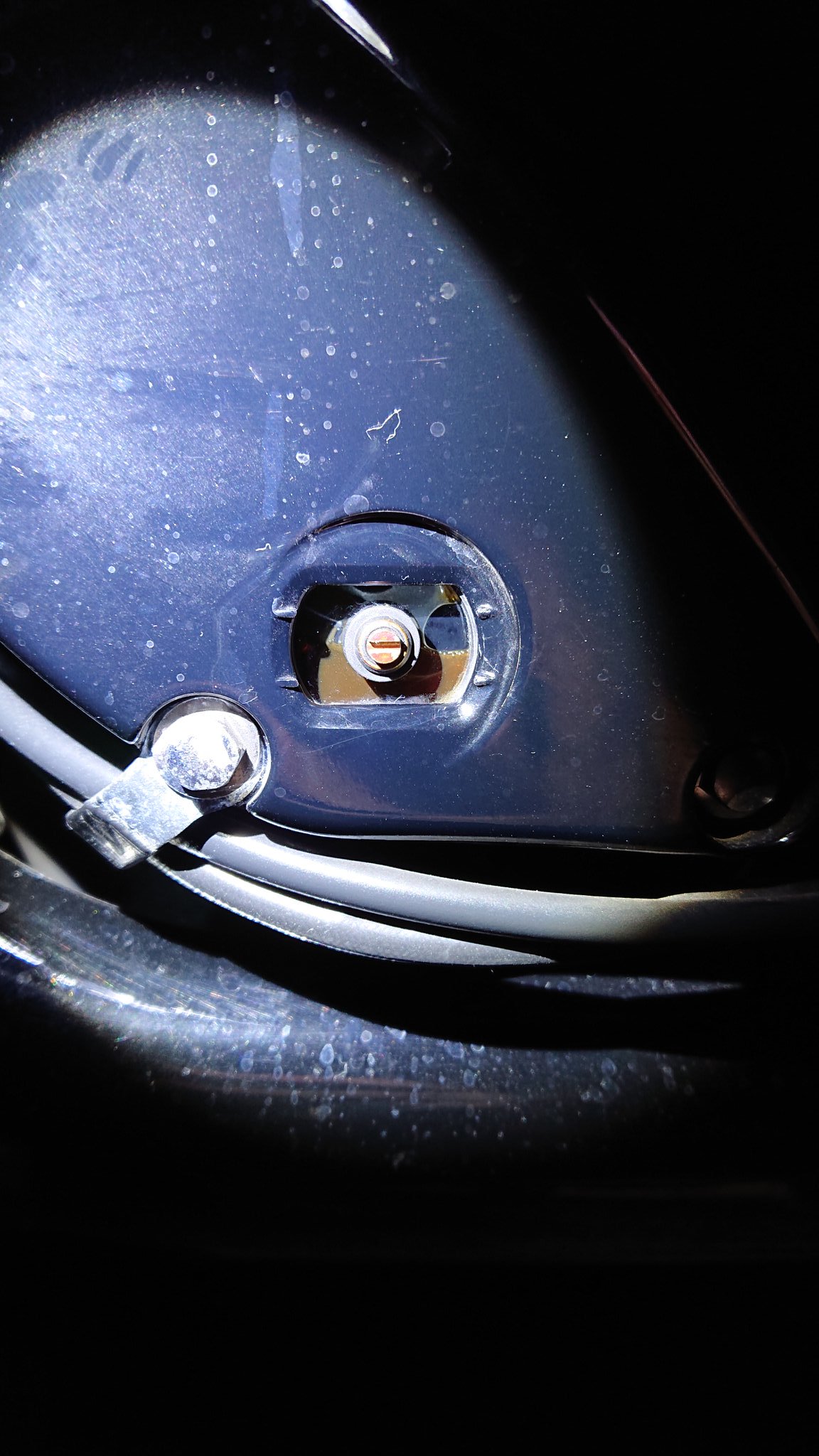 茶太郎 割と真面目に助けて欲しいんですけど Cb1100のオイルの減り方が尋常じゃないんです オイル交換して上限まで入れた オイルが00km走行で下限切るくらいまで減ってしまいます 空冷だからオイルは多少燃えてるんでしょうけどもこの減り方は異常 茶太郎 割と真面目に助けて欲しいんですけど Cb1100のオイルの減り方が尋常じゃないんです オイル交換して上限まで入れた オイルが00km走行で下限切るくらいまで減ってしまいます 空冷だからオイルは多少燃えてるんでしょうけどもこの減り方は異常