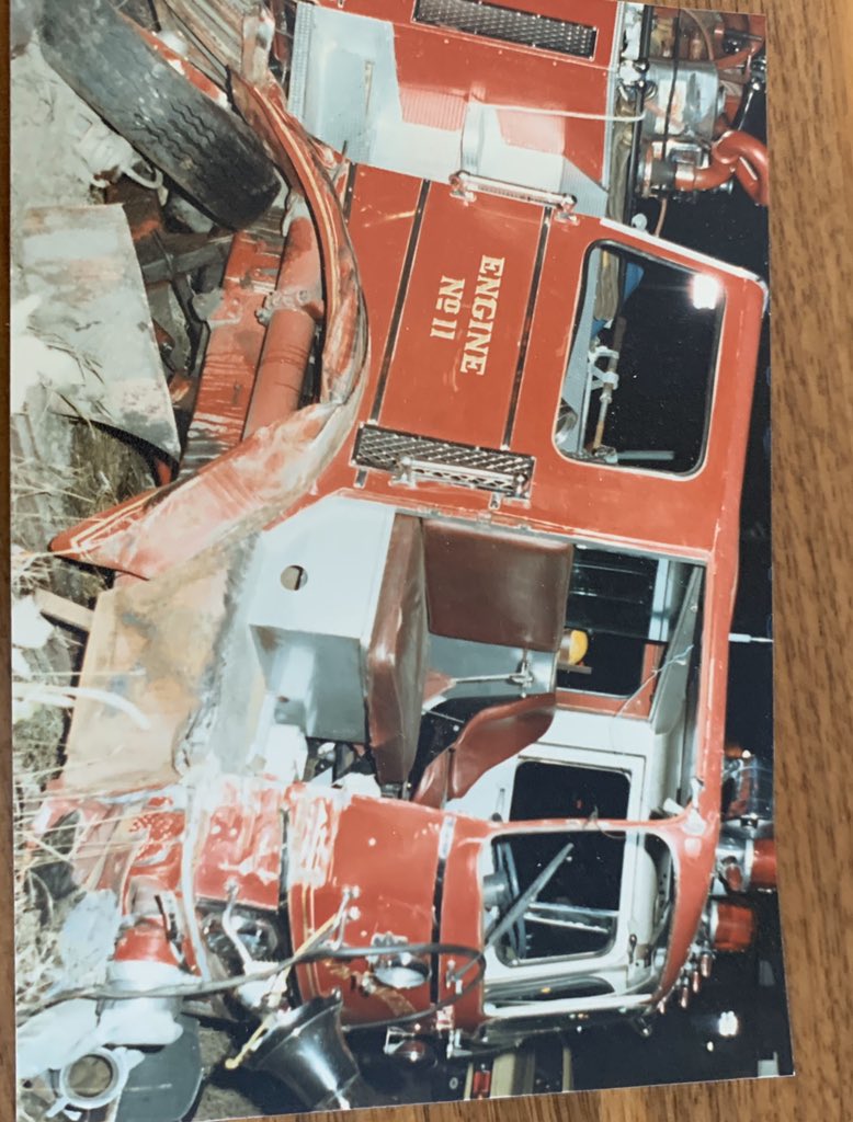 ChiefGoonan's tweet photo. Ending a sad and difficult week @ManchesterFD with a very rare serious accident between apparatus responding to a structure fire. Thankful the 8 FF and 1 civilian injured were treated and released. 1982 was the last time an incident like this occurred causing critical injuries. https://t.co/tDQUEAbIMT