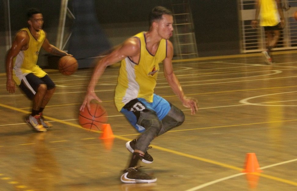 Brillantes_bbc's tweet photo. 🟣 Bienvenido Isaac Gelves 🟣
El piloto viene procende de @BroncosCCS, que participó en la #LED1 🏀🇻🇪 durante el 2019
#SLB #SuperLiga #SLPB #BrillantesDeMaracaibo #SomosBrillantes #BDM #FiebrePúrpura #BelisarioAponte #PEBA #Brillantes #IsaacGelves #Gelves #Baloncesto https://t.co/8cNvjmdyDh
